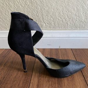 Guess BLACK Heels With Ankle Strap size 7